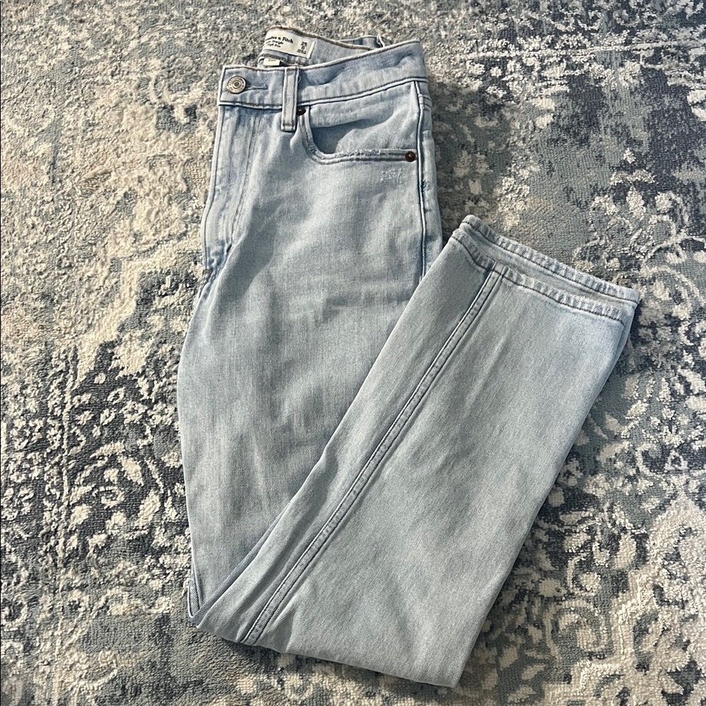 Abercrombie & Fitch Curve Love Ankle Straight High Rise Jeans